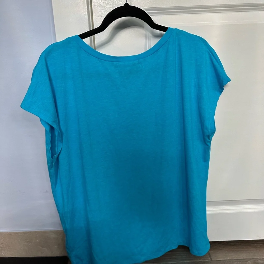 *NEW*Sz L*Miholl* Tee